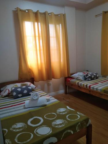 2 twin beds