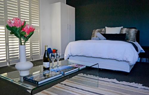 Apartamento estudio de 40 m² en Hermanus, con 1 baño privado. (Mountain View Apartment, Hermanus Waterfront) in Hermanus
