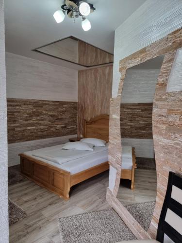 . Casa Lipianu