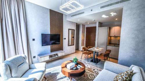 STAY BY LATINEM Luxury 1BR Holiday Home CVR A3002 near Burj Khalifa, Dubaj