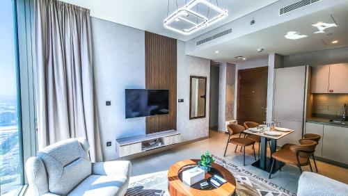 STAY BY LATINEM Luxury 1BR Holiday Home CVR A3002 near Burj Khalifa, Dubaj (zdjęcie 5)