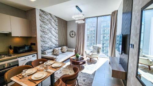 STAY BY LATINEM Luxury 1BR Holiday Home CVR A3002 near Burj Khalifa, Dubaj (zdjęcie 7)