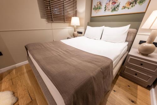 Bguest Pera Suites - image 8