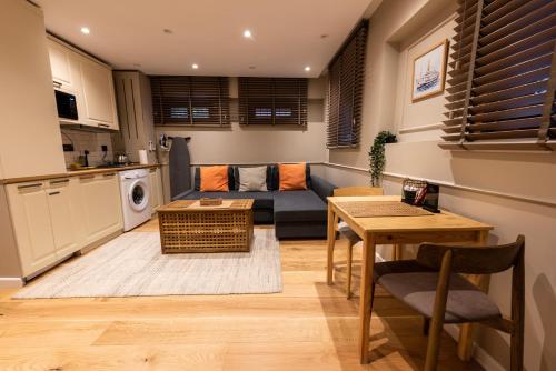 Bguest Pera Suites - image 2