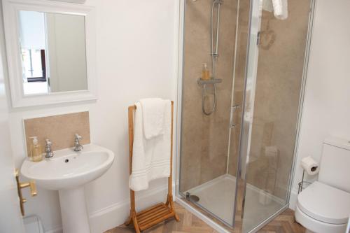 Alban and Abbey House - image 3