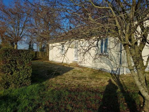 Charmant Gîte Familial avec Grand Jardin et Confort Moderne à Bengy-sur-Craon - FR-1-586-33 (Charmant Gite Familial avec Grand Jardin et Confort Moderne a Bengy-sur-Craon - FR-1-586-33) in Farges-En-Septaine