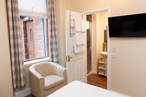 Alban and Abbey House - image 7