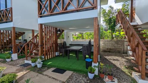 Exterior view, Bakawan Hideaway Resort & Restaurant in Tomas Oppus