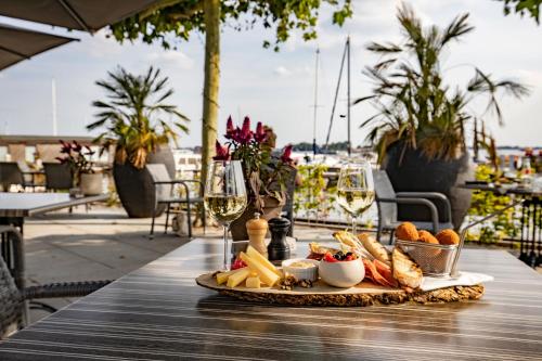 ระเบียง/ชานเรือน, Fletcher Hotel Restaurant Loosdrecht-Amsterdam in ลูซเดรก