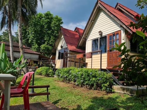 Alentours, Lake Hill Kanchanaburi Resort near Erawan National Park