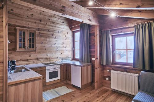 Apartment with Mountain View