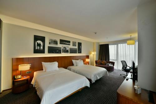 Double Deluxe Double or Twin Room