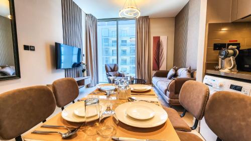 STAY BY LATINEM Luxury 1BR Holiday Home CVR A3001 near Burj Khalifa, Dubaj (fotografie 2)