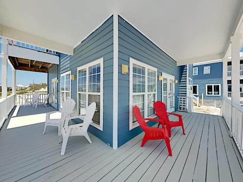 Exterior view, Seahawk South C in Fort Morgan