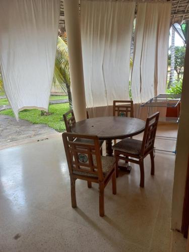 Azuri Homes Malindi, Stylish 1 bedroom beach front villa