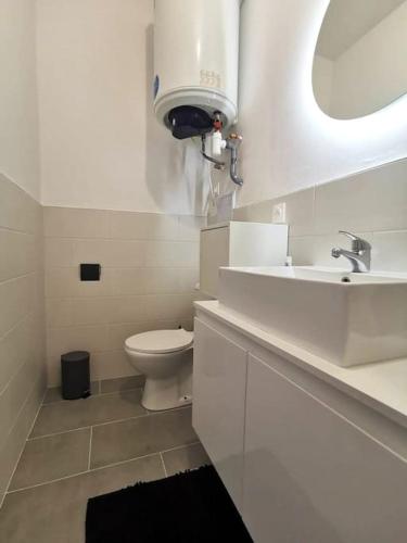 L'Élégant Duplex - Clim I WIFI I Proche du centre-ville, Miramas (fotografie 6)