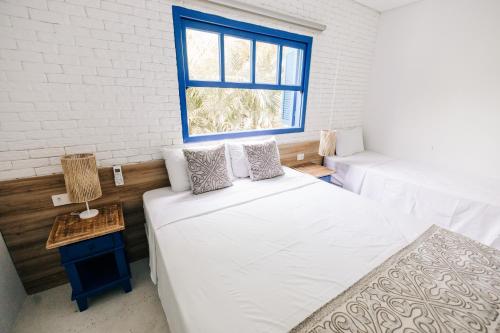 1 double bed, 1 twin bed