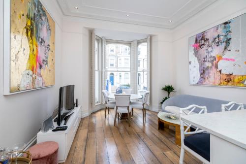 Outstanding 2BR Ground Floor flat in Earl's Court, Londres (foto 7)