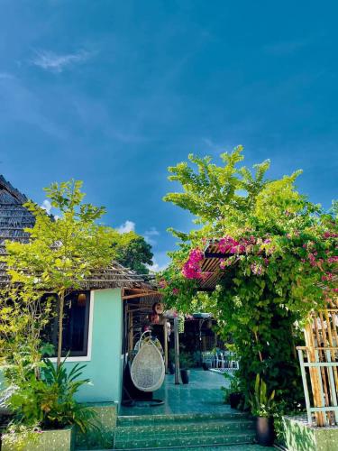 Minh Chau Resort in Quan Lan Island