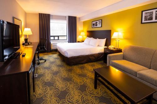 Comfort Hotel & Suites Peterborough