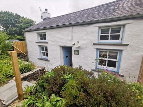 Penrallt-Fach Traditional Welsh cottage Pembrokeshire