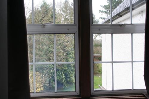 Foto - Oakhurst Gatwick Traditional English B&B & bookable Holiday parking deals GATWICK transport