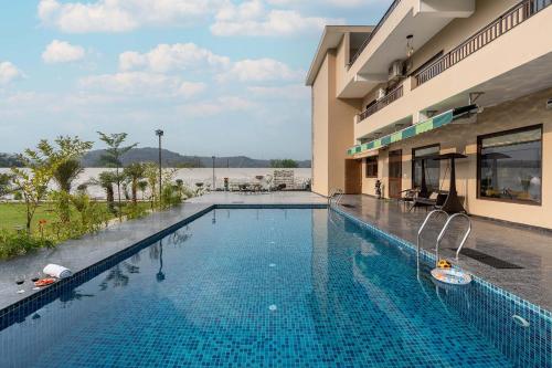BrookVale Manor by StayVista - Private Pool, BBQ, Views at Haryana, Sohna (fotografie 4)