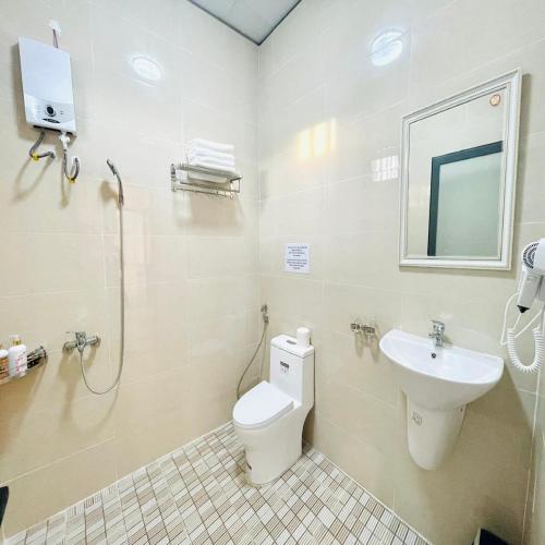 room detail thumbnail 2