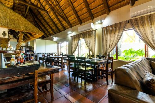 Restoran, Nyathi Lodge in Richards Bay