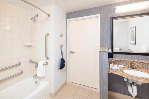 King Room with Sofa Bed and Adapted Tub - Mobility and Hearing Accessible