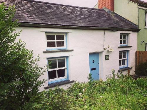 Penrallt-Fach Traditional Welsh cottage Pembrokeshire