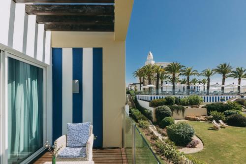 Deluxe Double Room with Sea View image 4