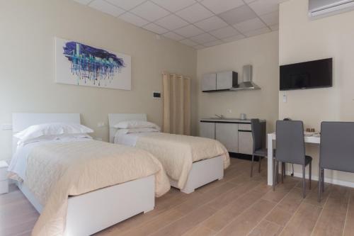 Center Rooms 2