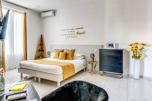 Le Angioine Rooms Room Type - Superior King Room