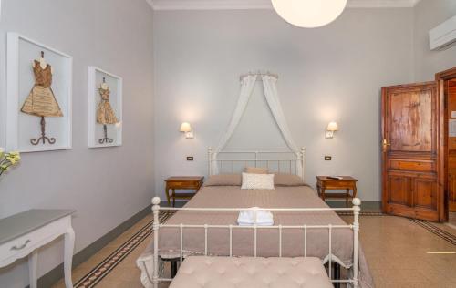 Deluxe Suite image 5