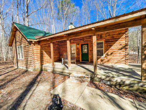 Rustic Getaway Tucked Away at Little River Canyon