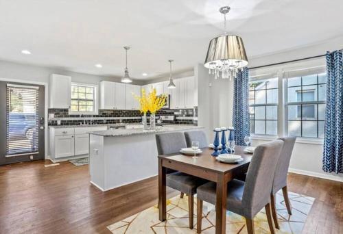 Létesítmények, Modern 3BD Cottage Home w/Private HotTub in Cascade Road