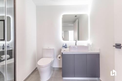 One-Bedroom Suite image 2