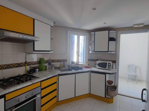 Comfy appartement with two bed rooms and sea view in La Marsa