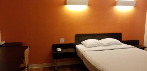 Motel 6-Innisfail, AB