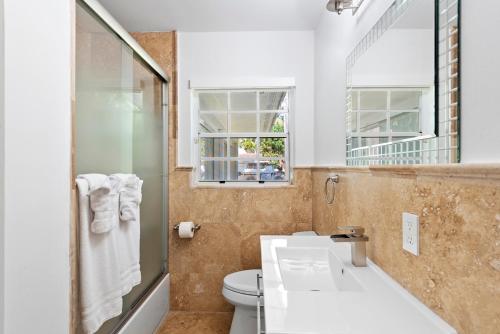 Hollywood Beach Private 4-bed 3-bath Villa Hollywood Beach Private 4-bed 3-bath Villa