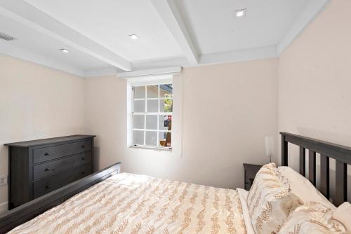 Hollywood Beach Private 4-bed 3-bath Villa Hollywood Beach Private 4-bed 3-bath Villa