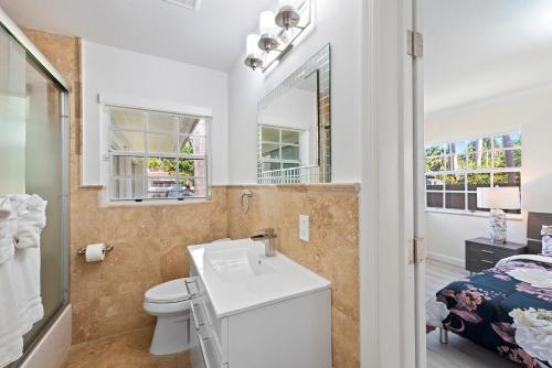 Hollywood Beach Private 4-bed 3-bath Villa Hollywood Beach Private 4-bed 3-bath Villa