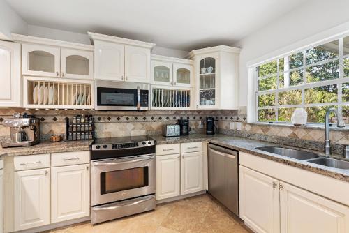 Hollywood Beach Private 4-bed 3-bath Villa Hollywood Beach Private 4-bed 3-bath Villa