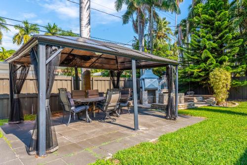 Hollywood Beach Private 4-bed 3-bath Villa Hollywood Beach Private 4-bed 3-bath Villa