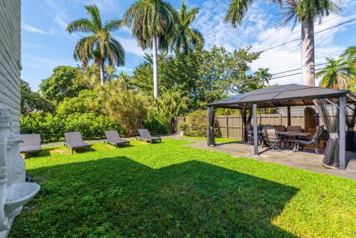 Hollywood Beach Private 4-bed 3-bath Villa Hollywood Beach Private 4-bed 3-bath Villa