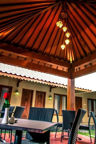 Restaurant, Griya Wijilan Syariah near Taman Sari Water Castle