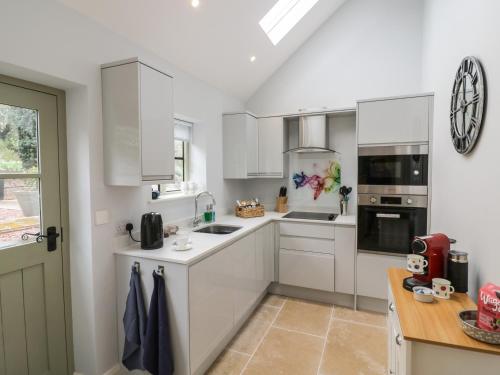 Old Farm Cottage, Upper Sapey (photo 9)