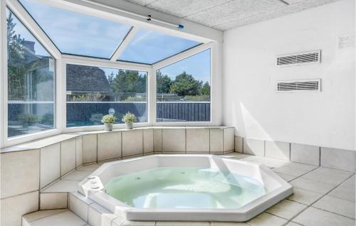 Hot tub, Holiday Home Per Knoldsvej Blavand Xii in Vejers Strand