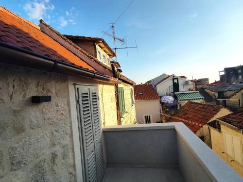 The center of Split, renovated stone house 5